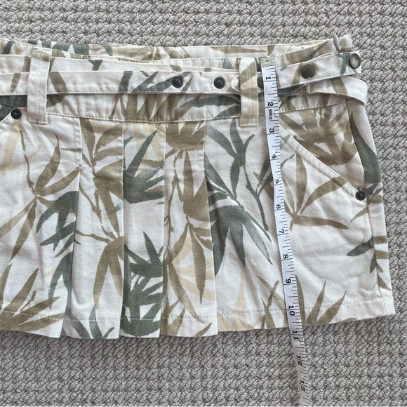 Zara TRF Jungle-Print Low Rise Pleated Mini Skirt Size 4 - Picture 9 of 11